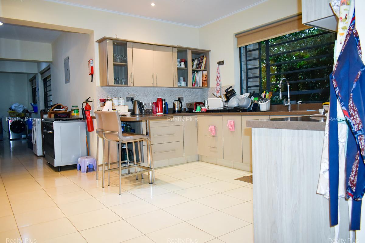 5 Bed Villa with Staff Quarters in Kyuna - 12