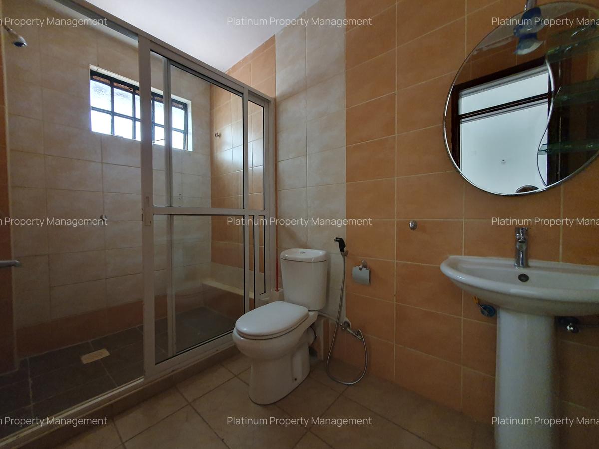 4 Bed Apartment with En Suite in General Mathenge - 15