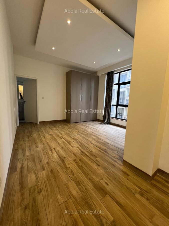 3 Bed Apartment with En Suite in Riverside - 8