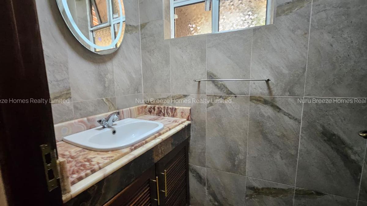 4 Bed House with En Suite in Runda - 11