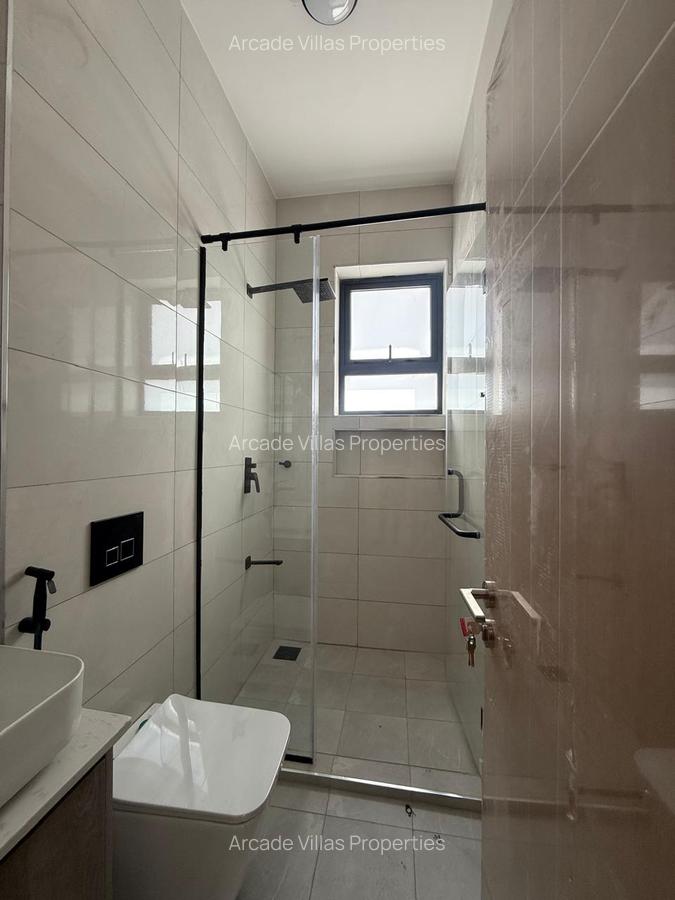 3 Bed Apartment with En Suite in Brookside - 8