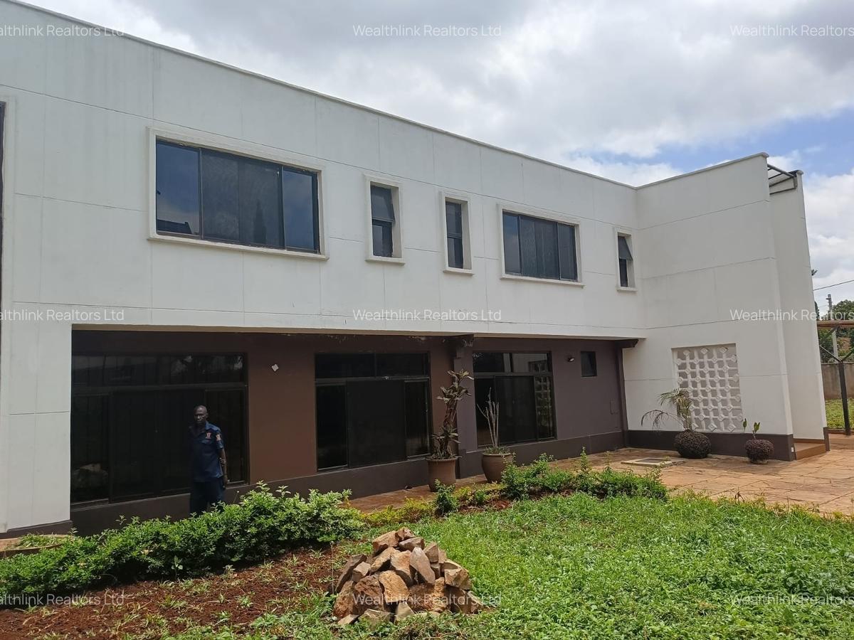 5 Bed House with En Suite at Runda - 2