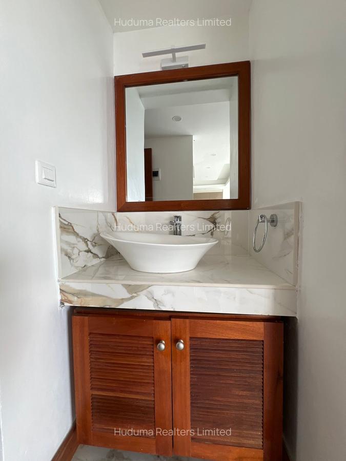 4 Bed Apartment with En Suite at Lantana Road - 15