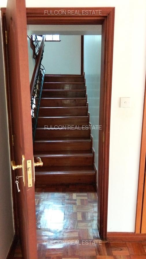 5 Bed Villa with En Suite in Lavington - 11