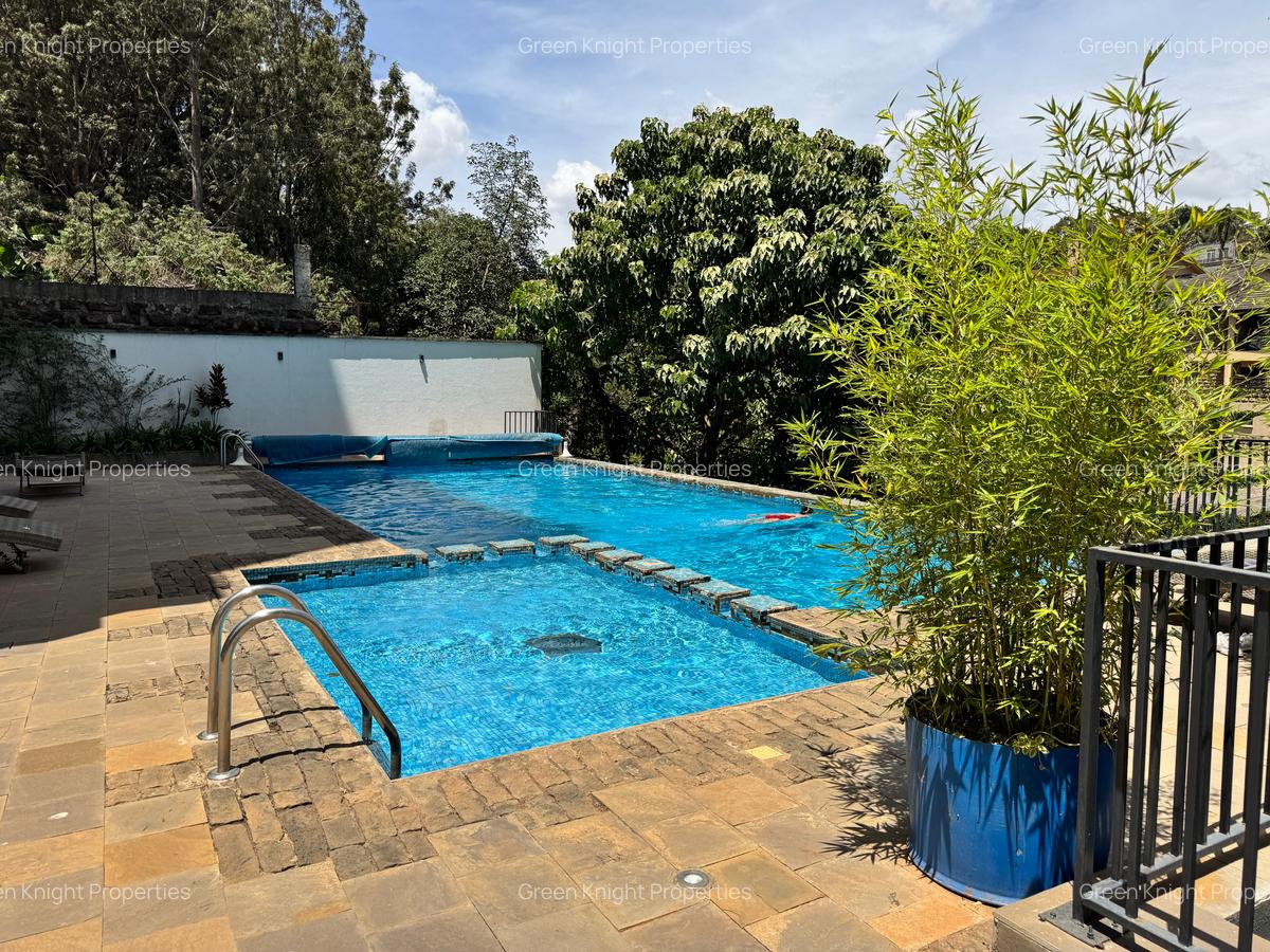 Serviced 2 Bed Apartment with En Suite in Spring Valley - 11