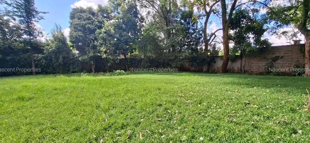 5 Bed House with En Suite in Ridgeways - 4