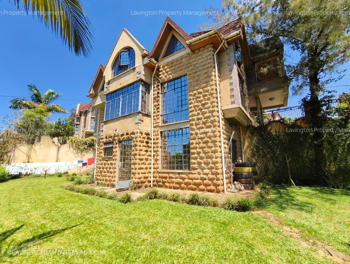 5 Bed Townhouse with En Suite at Lavington Green - 12