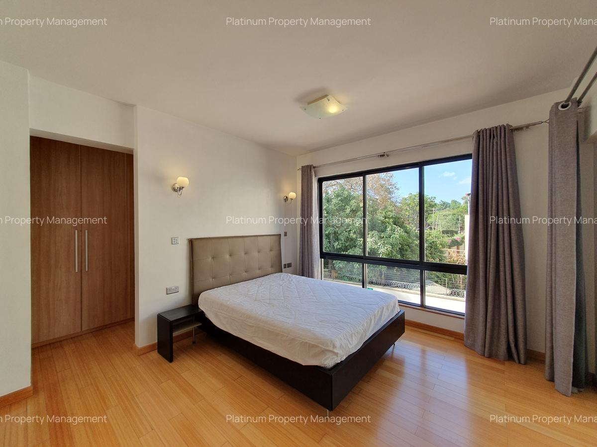 Serviced 2 Bed Apartment with En Suite at Westlands Rd - 10