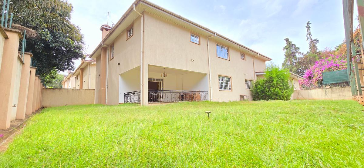 5 Bed Townhouse with En Suite at Apple Cross - 5
