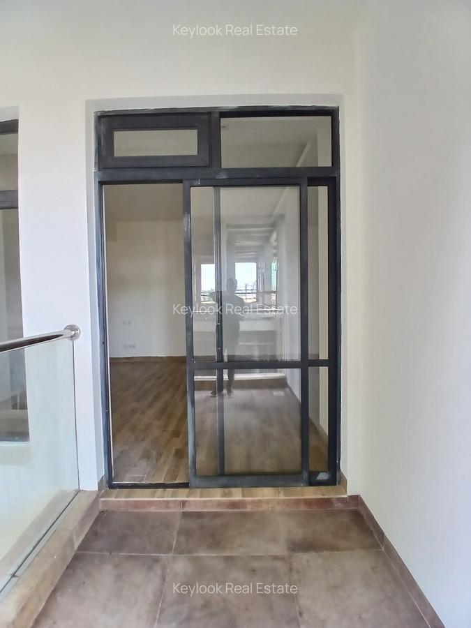 3 Bed Apartment with En Suite at Riverside Drive - 4