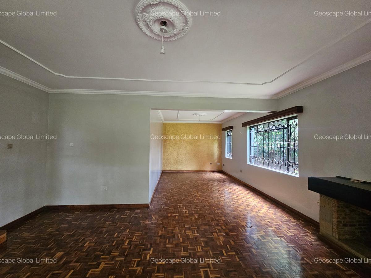 5 Bed House with En Suite in Nyari - 3