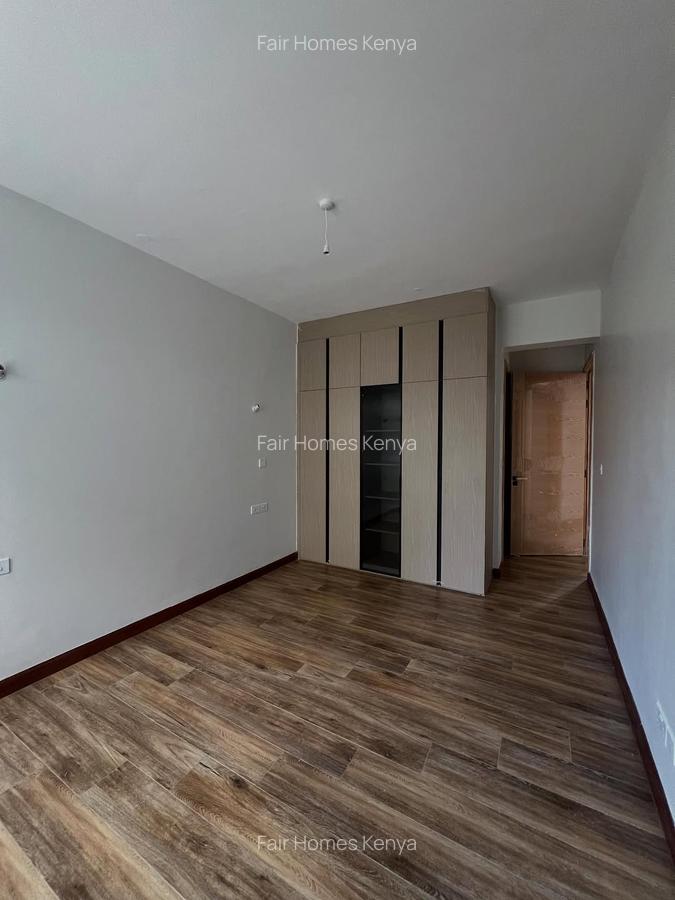 6 Bed Townhouse with En Suite at Lavington Green - 9