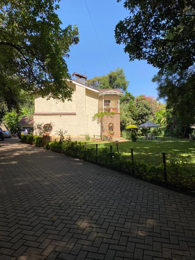 4 Bed House with En Suite at Westlands - 2
