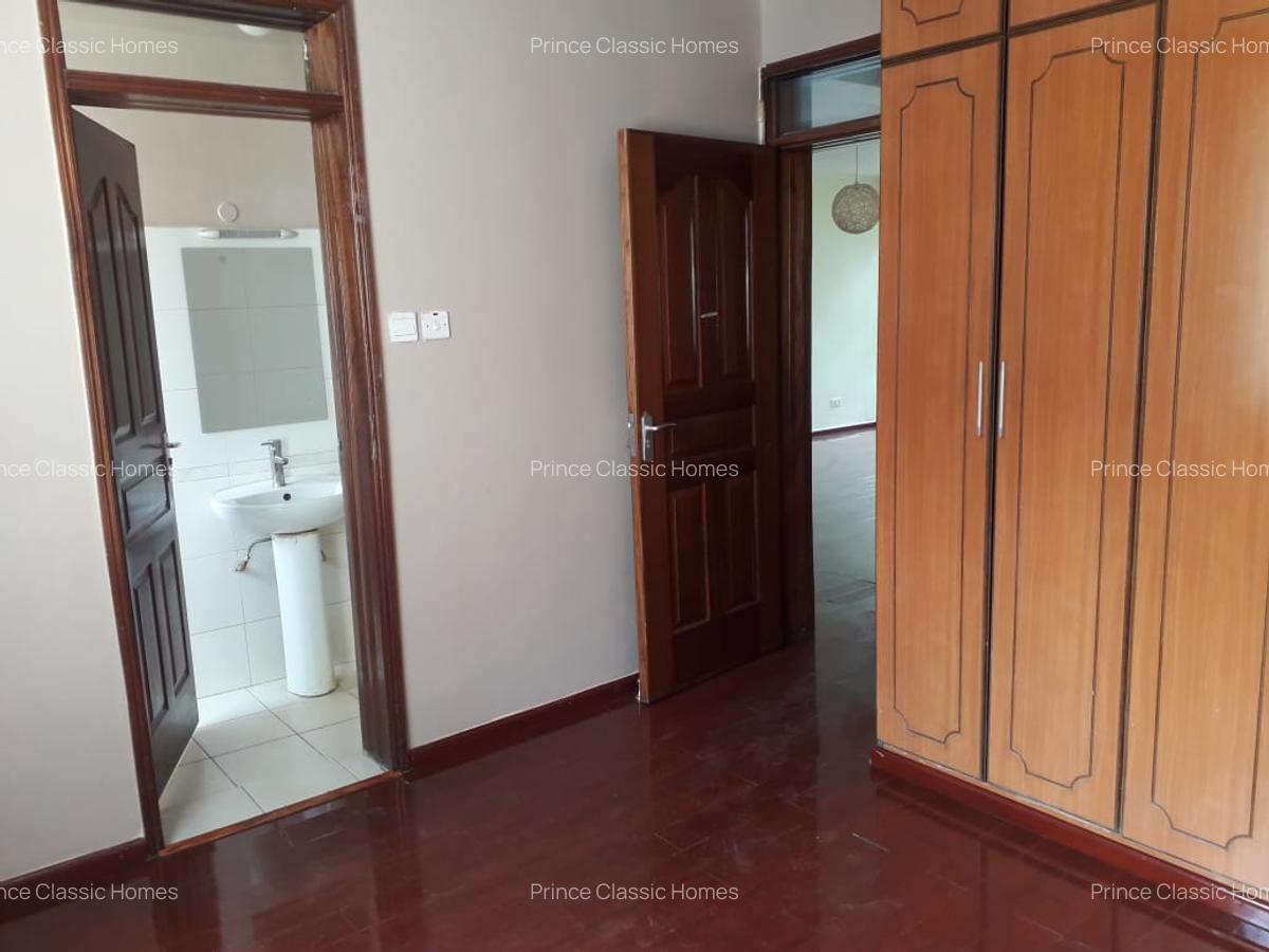2 Bed Apartment with En Suite in Lavington - 8