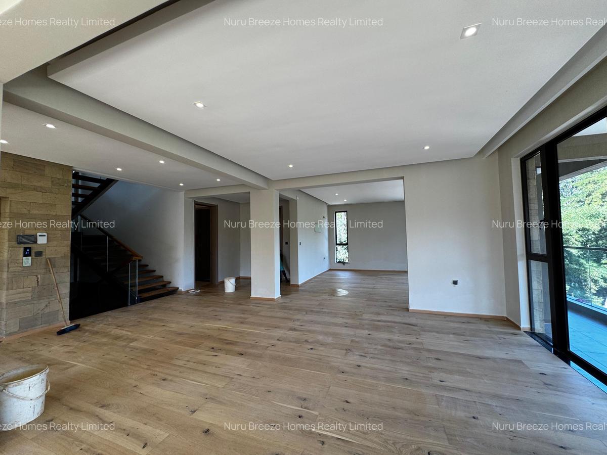 6 Bed House with En Suite in Nyari - 17