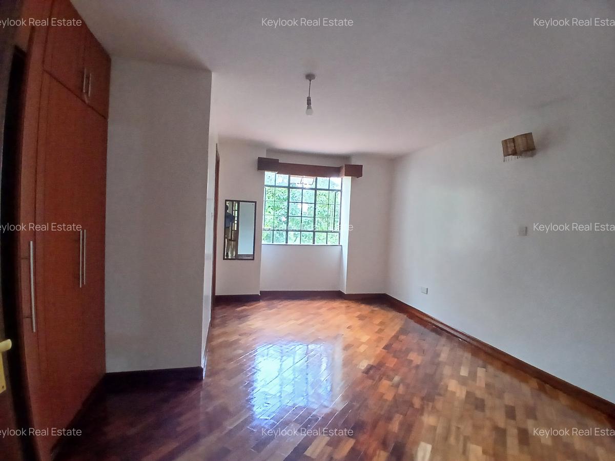 4 Bed Townhouse with En Suite at Lavington Green - 12