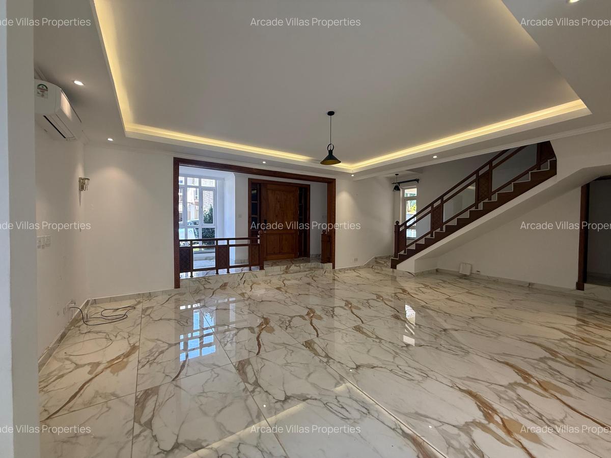 5 Bed Townhouse with En Suite in Lavington - 3