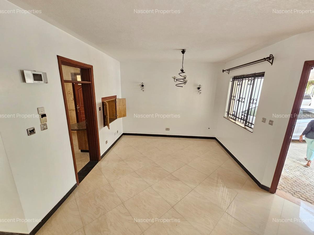 4 Bed Townhouse with En Suite in Spring Valley - 4