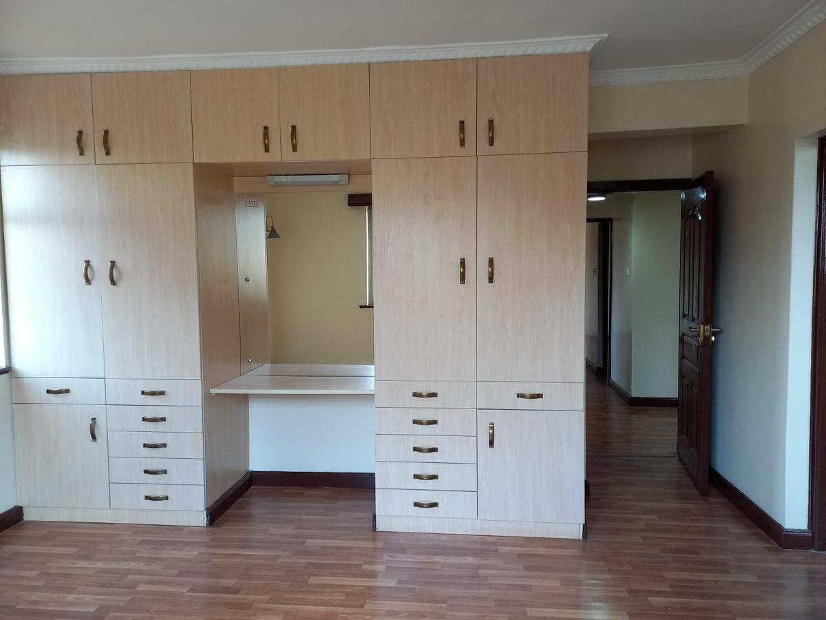 3 Bed Apartment with En Suite in Kileleshwa - 11