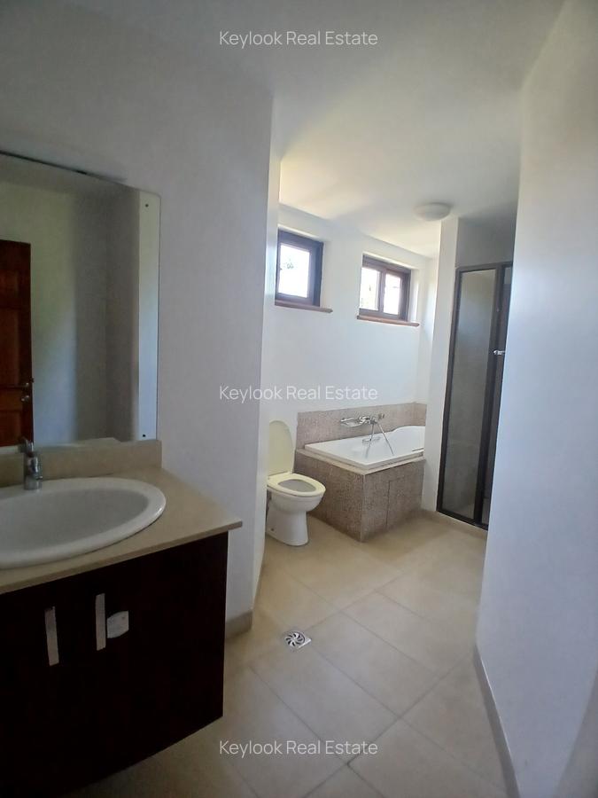 5 Bed Townhouse with En Suite at Lavington Green - 9