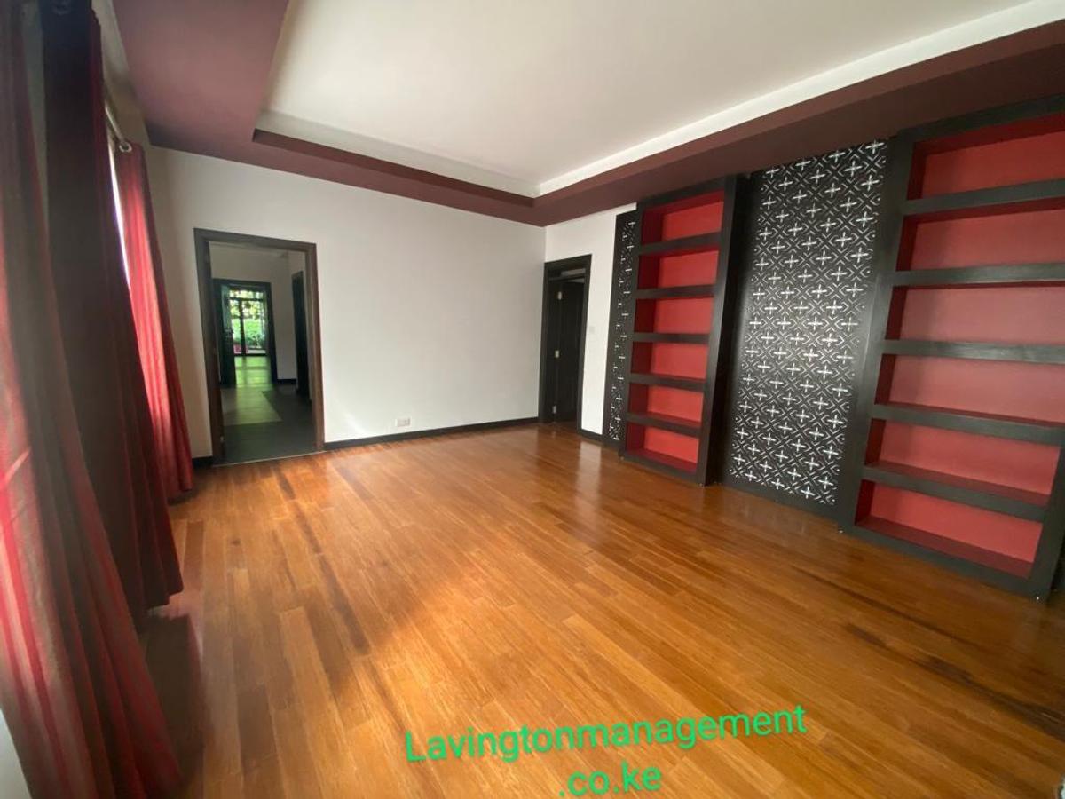 5 Bed Townhouse with En Suite at Lavington Green - 19