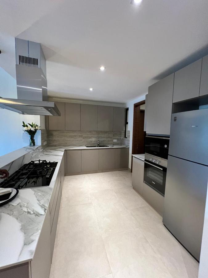 3 Bed Apartment with Swimming Pool in Riverside - 9