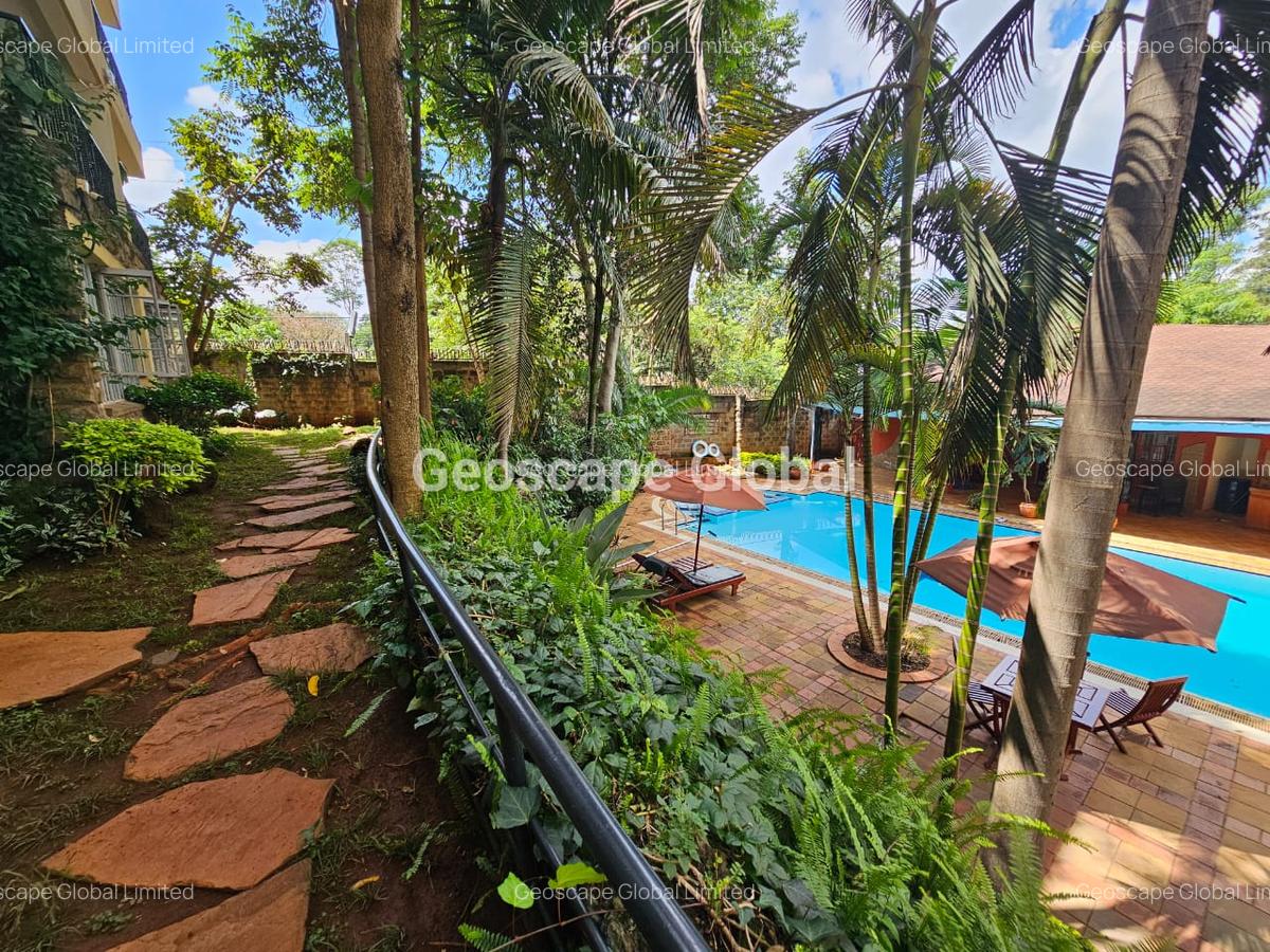 Furnished 2 Bed Apartment with En Suite in Brookside - 1