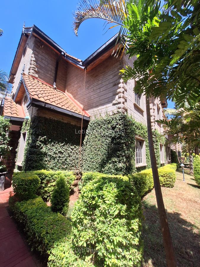 4 Bed Townhouse with En Suite in Lavington - 1
