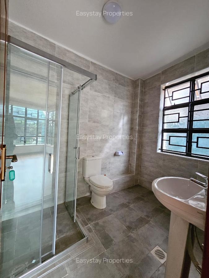 6 Bed Townhouse with En Suite in Lavington - 14