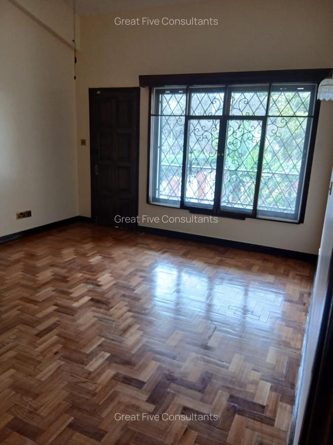 5 Bed Villa with En Suite in Gigiri - 14