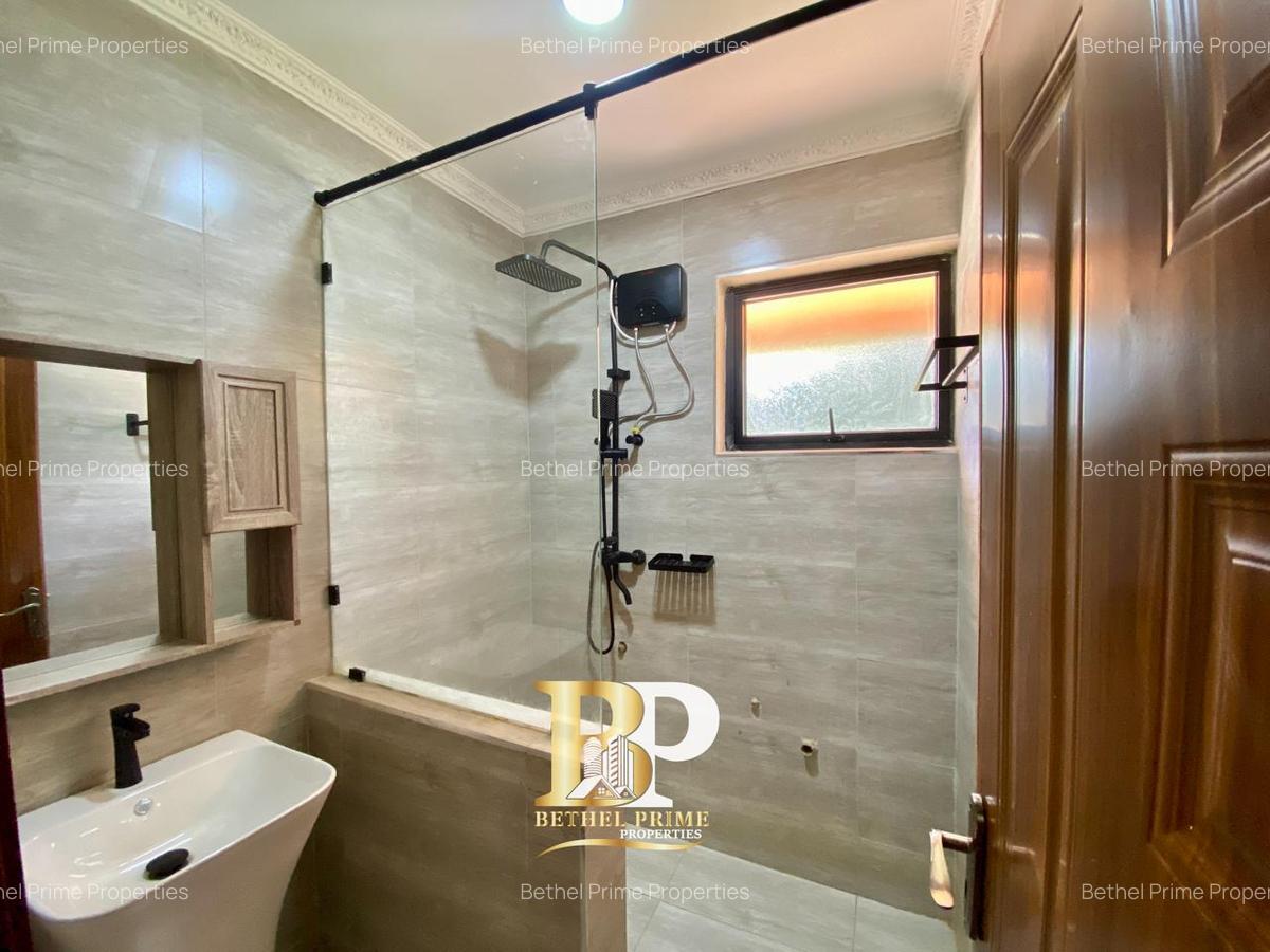 4 Bed House with En Suite at Loresho Crescent - 12