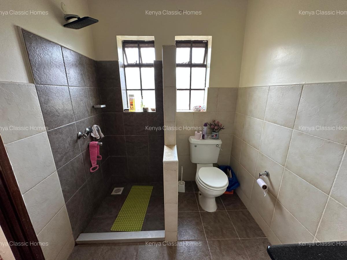 4 Bed House with En Suite at Redhill - 12