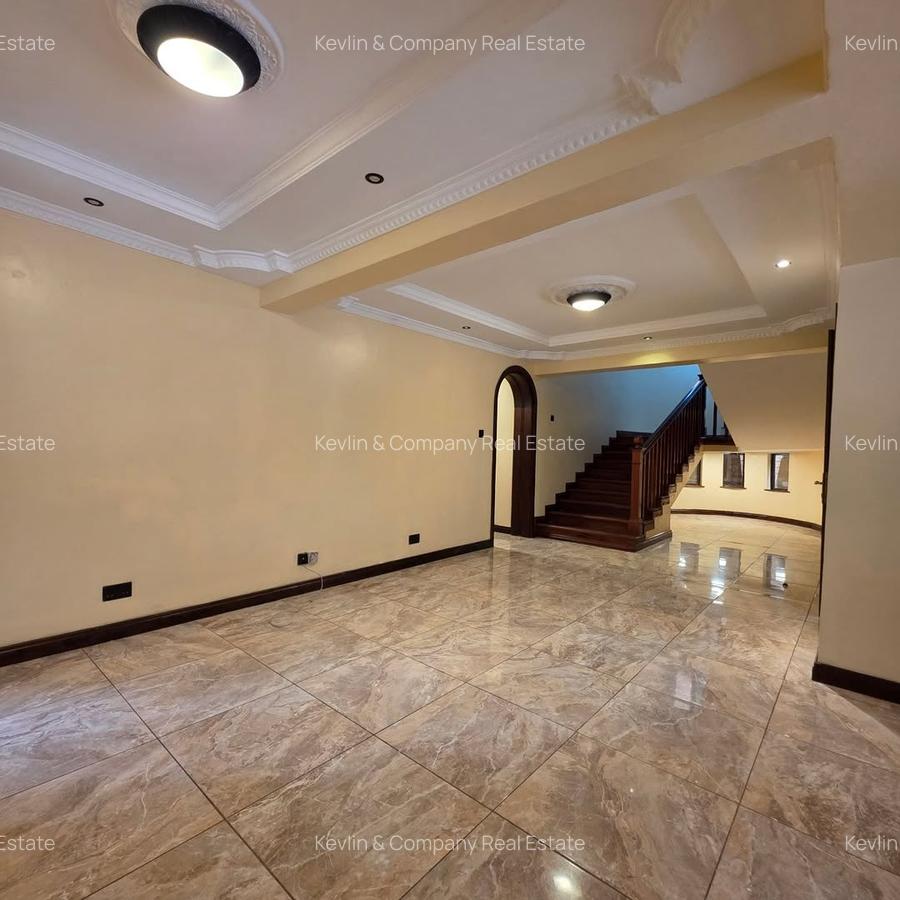 5 Bed Villa with En Suite in Lavington - 7