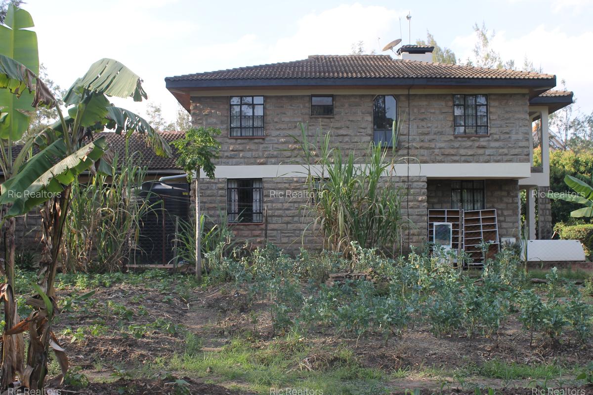 6 Bed House with En Suite in Karen Hardy - 5