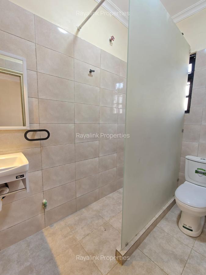 4 Bed Townhouse with En Suite at Kerarapon Road - 7