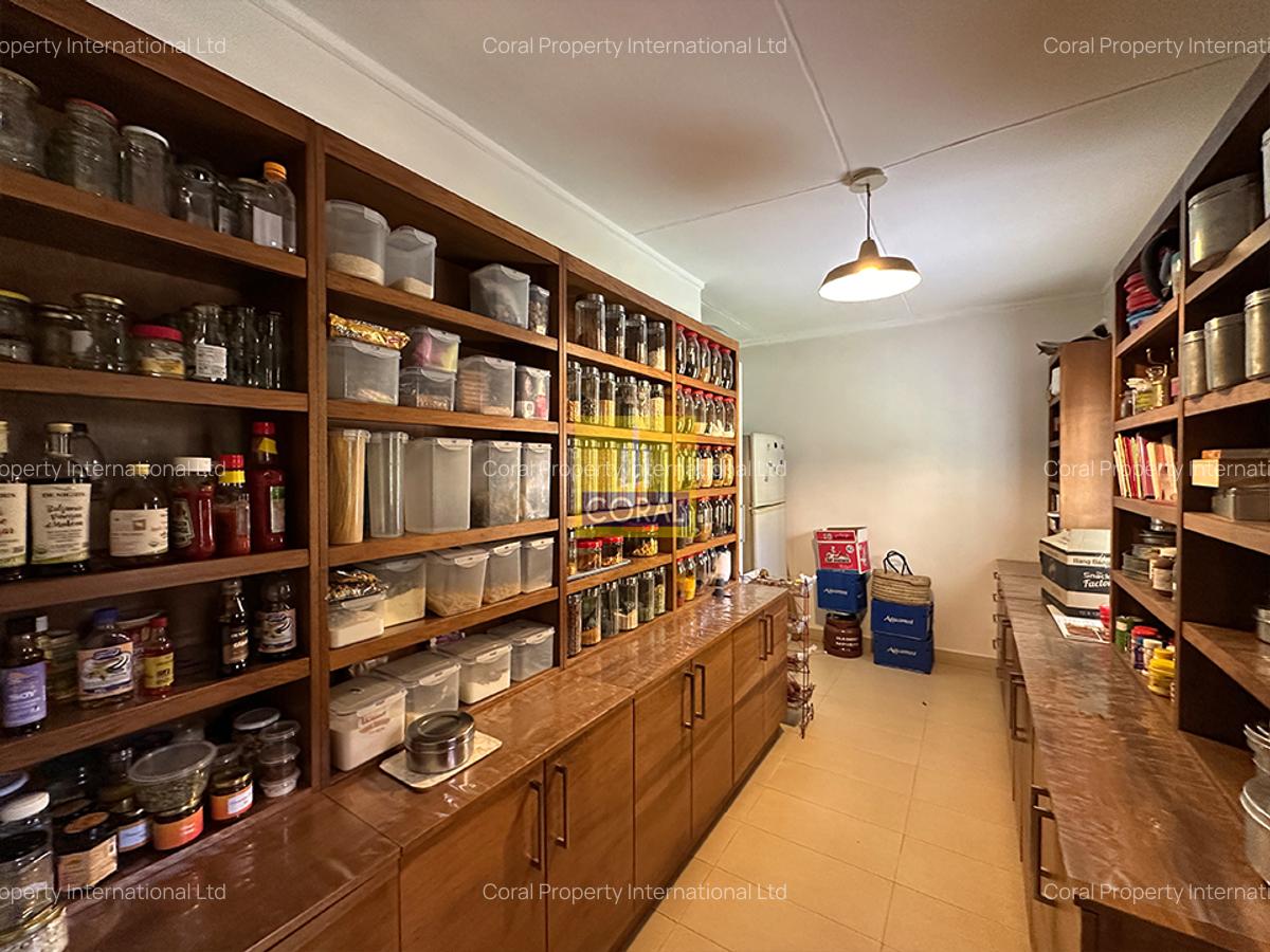 6 Bed Townhouse in Spring Valley - 10