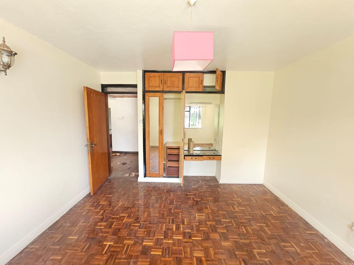 4 Bed House with En Suite in Runda - 4