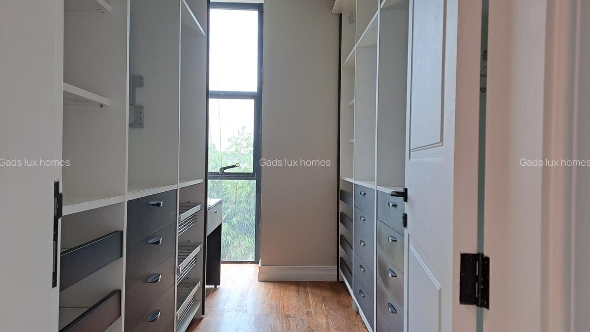 5 Bed Villa with En Suite at Loresho - 3