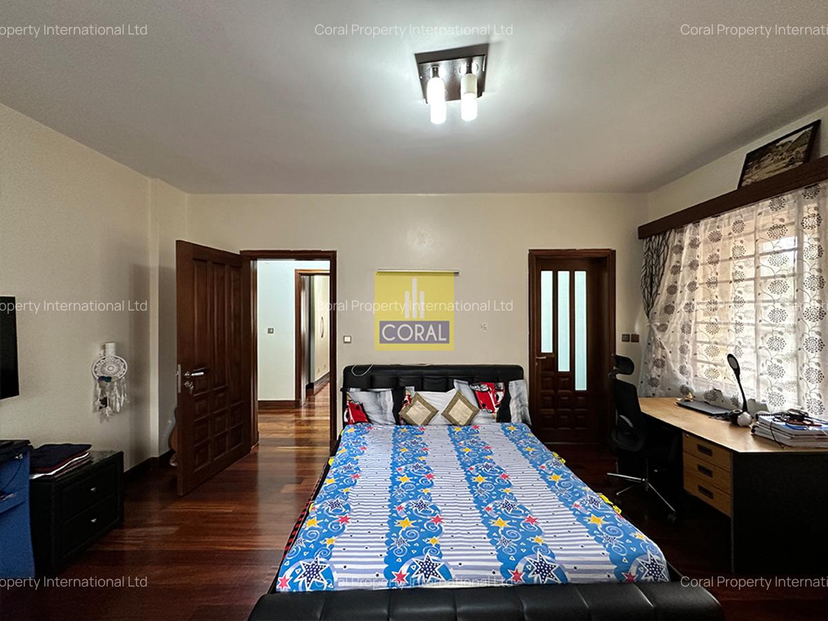 3 Bed Apartment in Parklands - 12