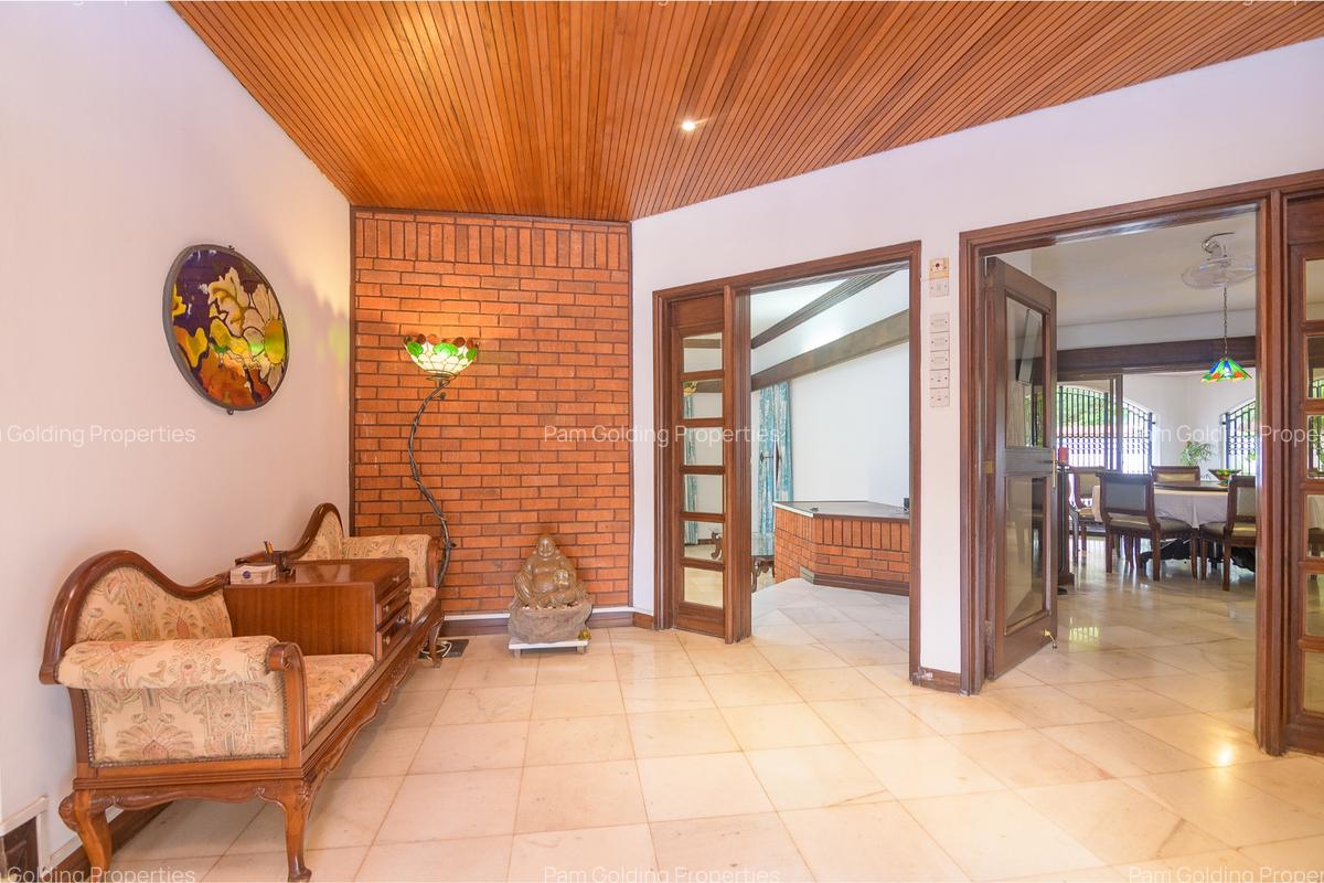 5 Bed House with En Suite in Nyali Area - 4