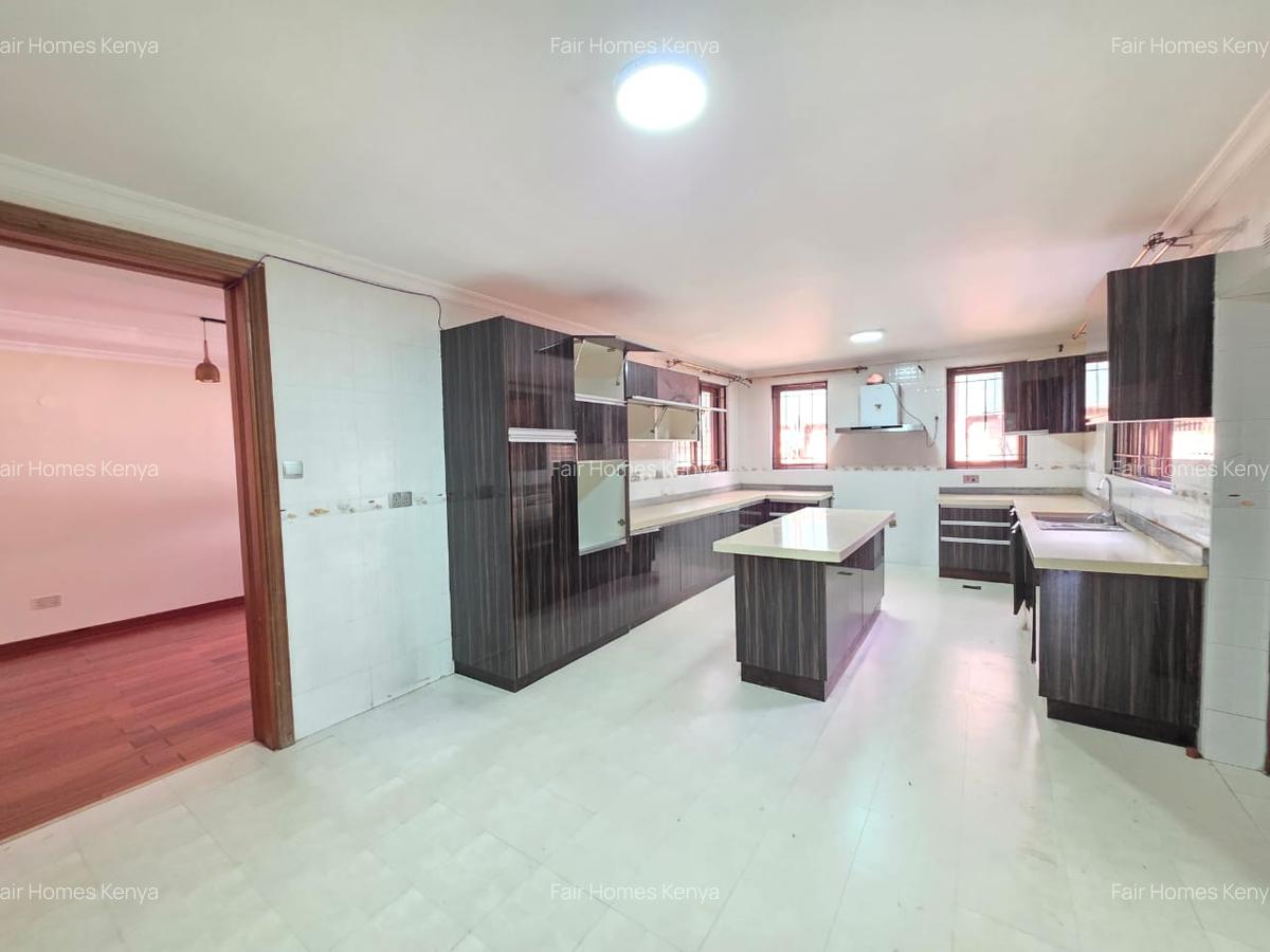 5 Bed Townhouse with En Suite at Convent Drive - 4