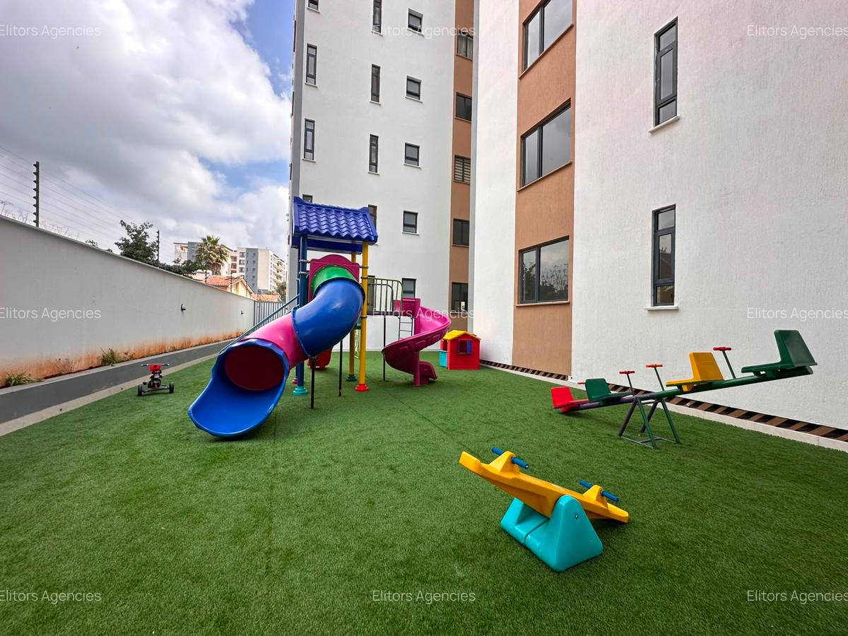 3 Bed Apartment with En Suite at Brookside Drive - 18