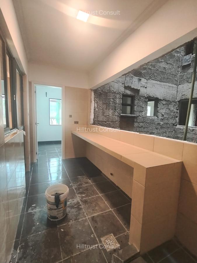 2 Bed Apartment with En Suite at Off Mvuli Rd - 5
