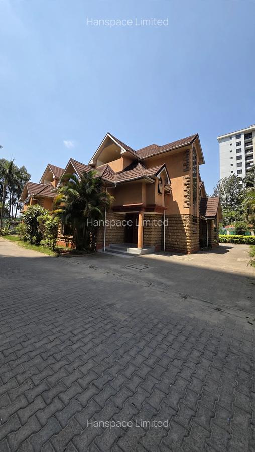 5 Bed Townhouse with En Suite in Lavington - 1