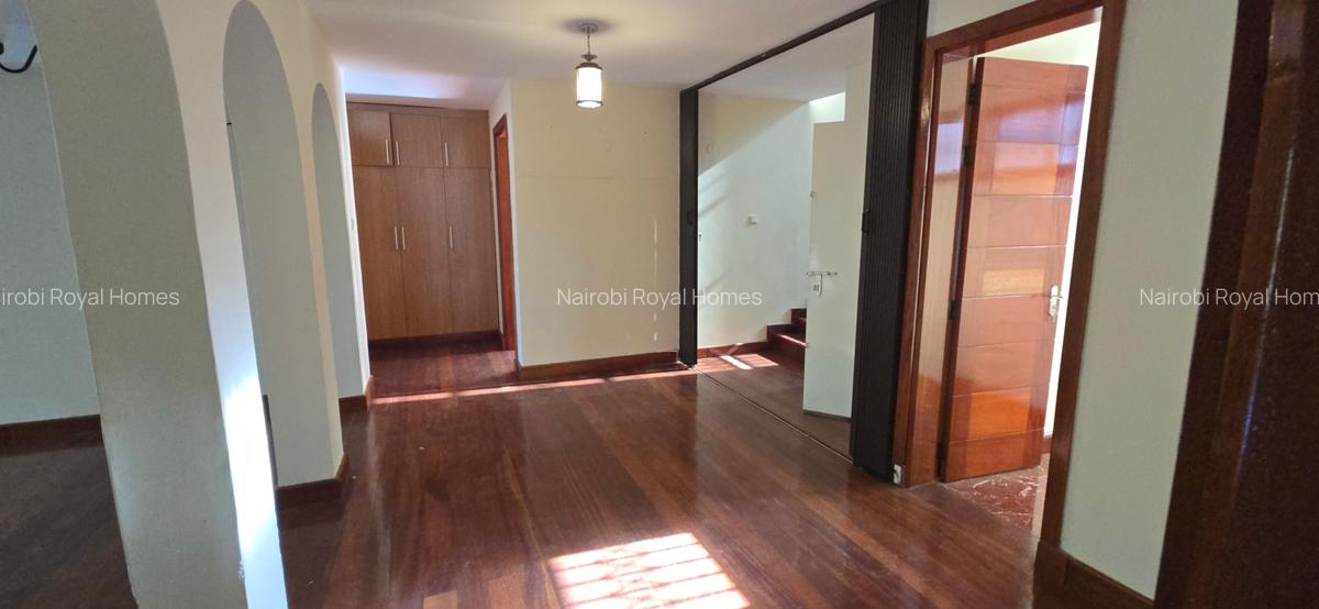 5 Bed Townhouse with En Suite at Lavington Green - 12