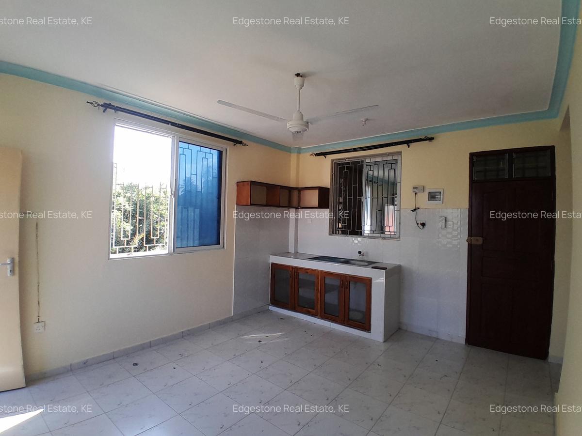1 Bed Apartment with Borehole at Aljazeera Estate - 3