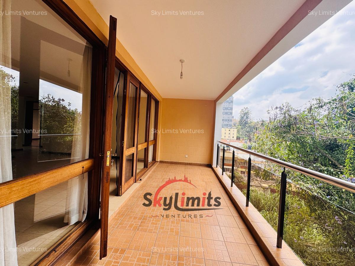 3 Bed Apartment with En Suite at Riverside Drive - 1