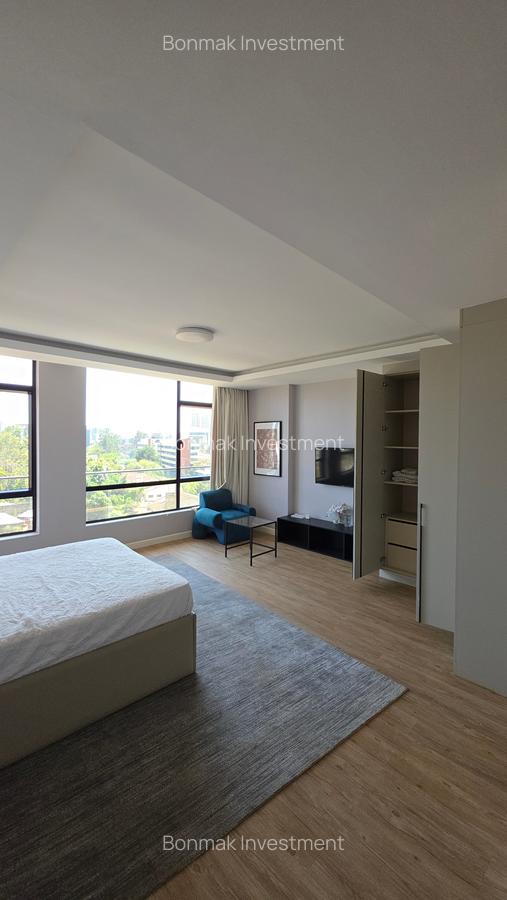 Furnished 2 Bed Apartment with En Suite at Brookside Drive. - 11