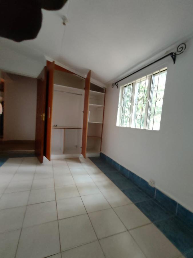 3 Bed Townhouse with En Suite at Lavington - 10