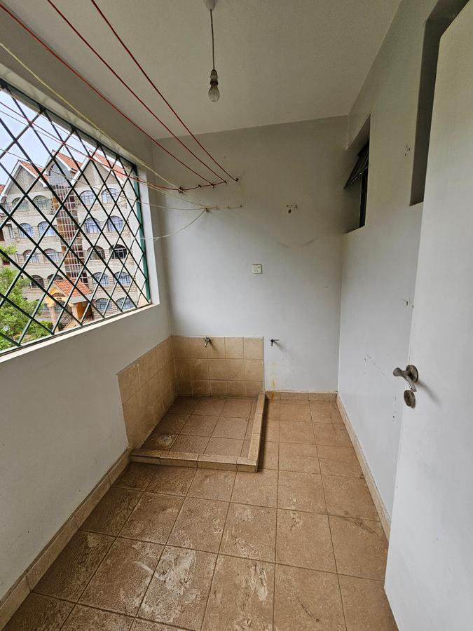 3 Bed Apartment with En Suite at Lavington - 4